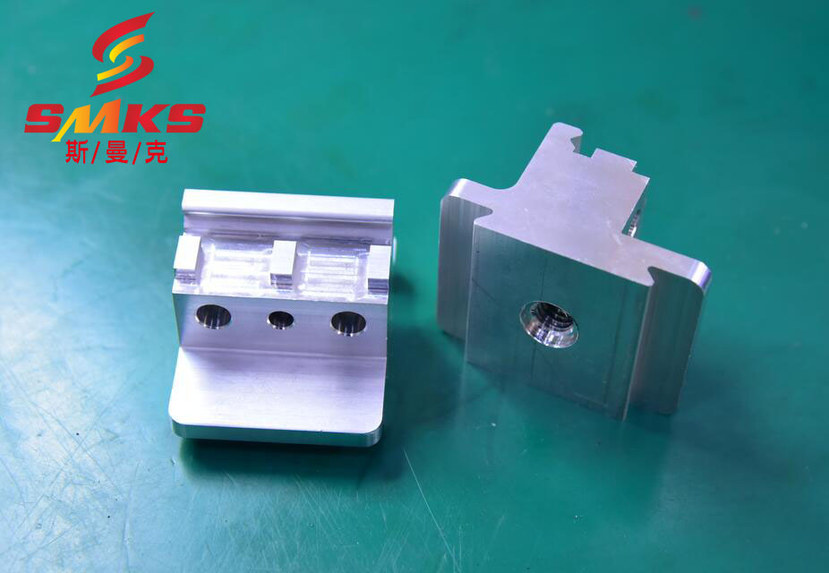 鋁合金<a href='http://m.fpqvrmfi.cn' target='_blank'><u>交叉孔去毛刺</u></a>最新工藝